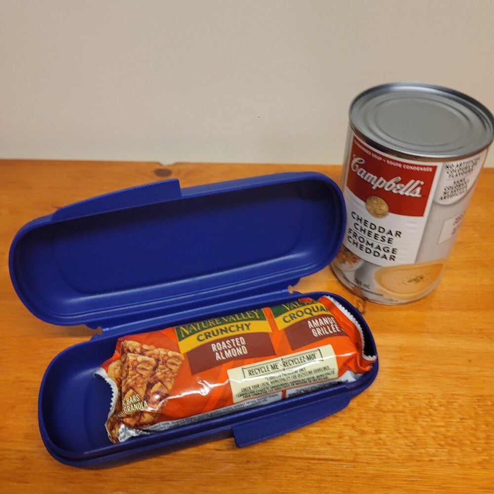 Tupperware Snack Bar Keeperr - Blue